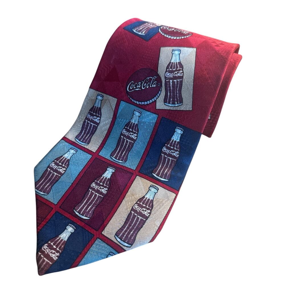 VTG Coca Cola Classic Men's Tie 100%‎ Silk Glass Bottle Cap Red Made In USA